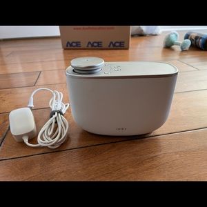 Aera Wi-Fi smart scent diffuser - like new!